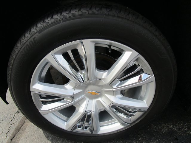 Used 2022 Chevrolet Silverado 1500 High Country with VIN 1GCUDJET0NZ607548 for sale in Daleville, IN