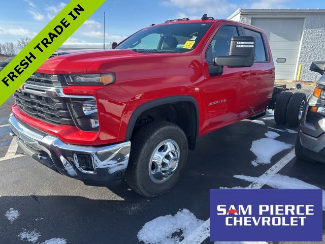 2024 Chevrolet Silverado 3500HD LT's photo