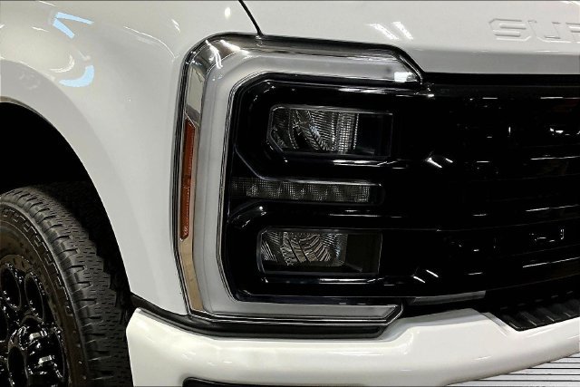 2024 Ford F-350 Super Duty Lariat - Photo 31