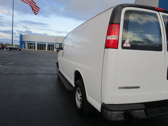 2023 Chevrolet Express Cargo 2500 Van photo 2