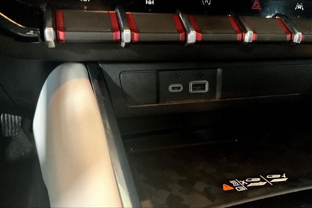 2026 GMC Canyon AT4X - Photo 17