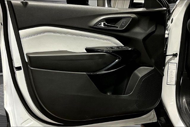 2025 Chevrolet Trax LT - Photo 17