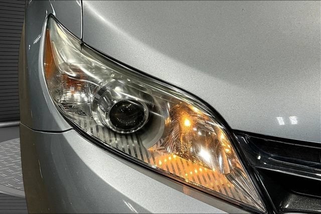 2019 Toyota Sienna XLE - Photo 32