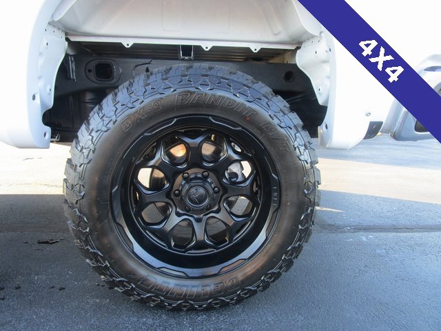 2025 Chevrolet Silverado LT photo 2