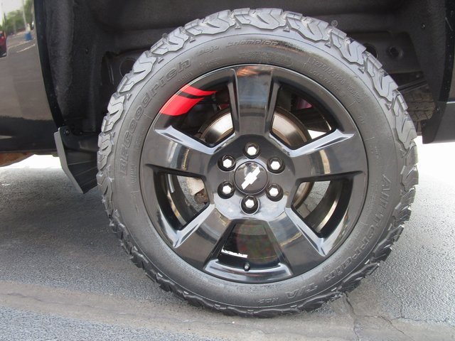 Used 2017 Chevrolet Silverado 1500 LT with VIN 1GCVKREC9HZ271931 for sale in Daleville, IN