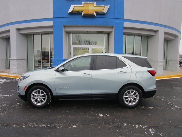 2022 Chevrolet Equinox LT's photo