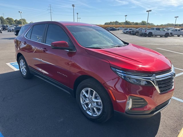 2024 Chevrolet Equinox LT photo 2