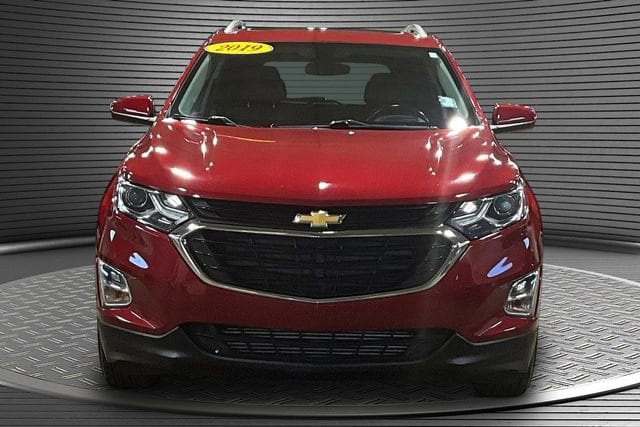 Used 2019 Chevrolet Equinox LT with VIN 2GNAXKEV0K6101590 for sale in Daleville, IN
