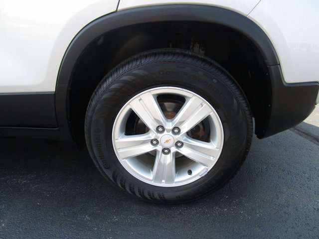 Used 2017 Chevrolet Trax LS with VIN KL7CJNSB4HB187925 for sale in Daleville, IN