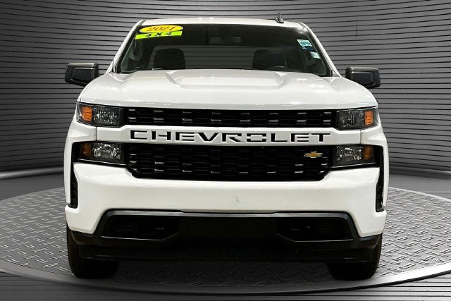 Used 2021 Chevrolet Silverado 1500 Custom with VIN 1GCRYBEF8MZ143952 for sale in Daleville, IN