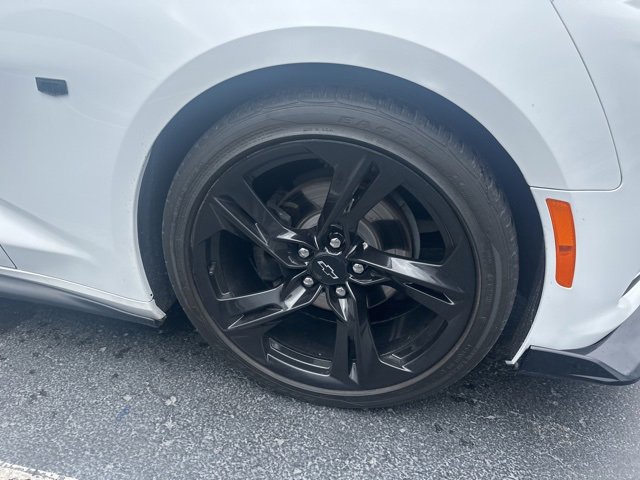 2021 Chevrolet Camaro 2LT photo 3