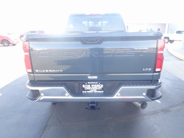 2025 Chevrolet Silverado 2500HD LTZ photo 4