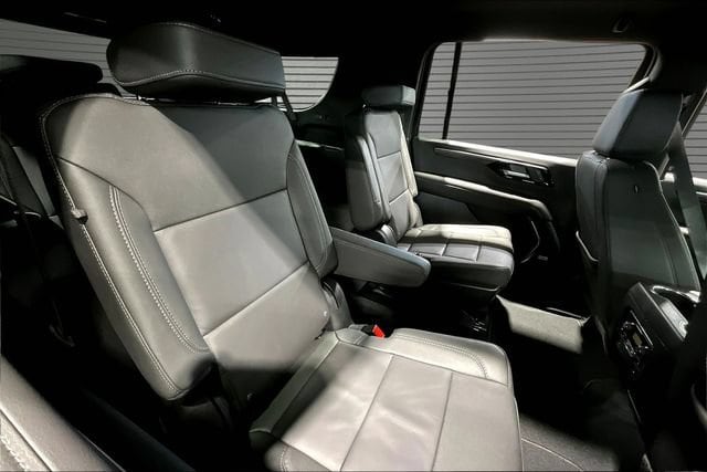 2026 Chevrolet Suburban LT - Photo 9