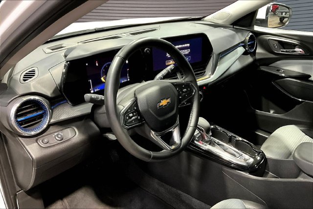 2025 Chevrolet Trax LT - Photo 15