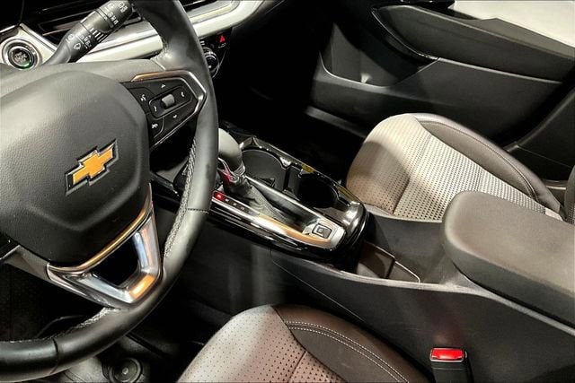 2025 Chevrolet Trax LT - Photo 17