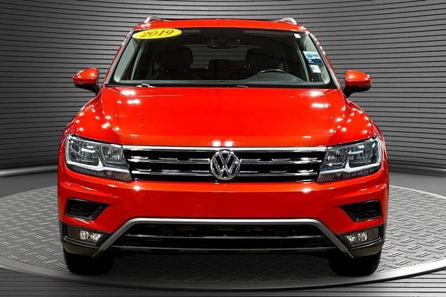 Used 2019 Volkswagen Tiguan SEL with VIN 3VV2B7AX4KM033852 for sale in Daleville, IN