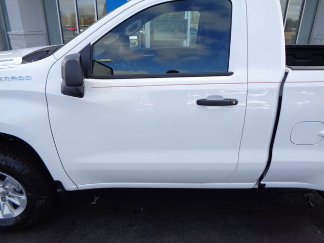 2025 Chevrolet Silverado 1500 photo 3
