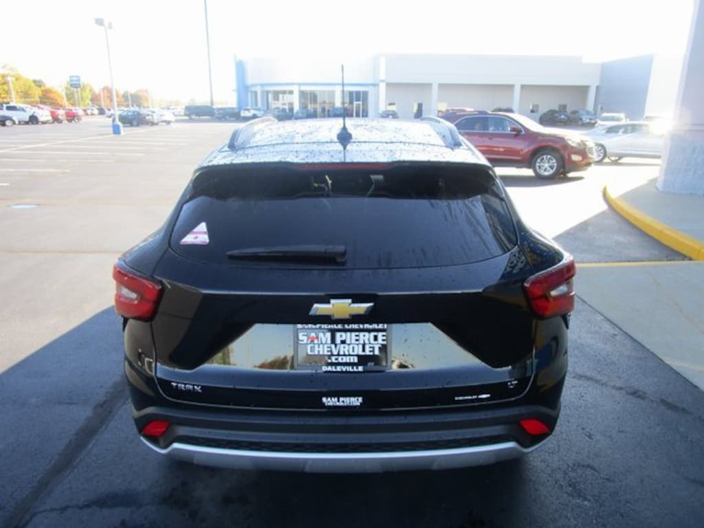 Used 2024 Chevrolet Trax LT SUV