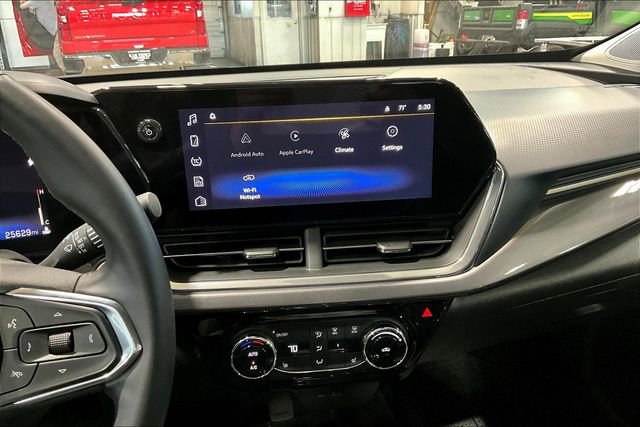 2025 Chevrolet Trax Activ - Photo 14