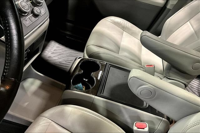 2019 Toyota Sienna XLE - Photo 18