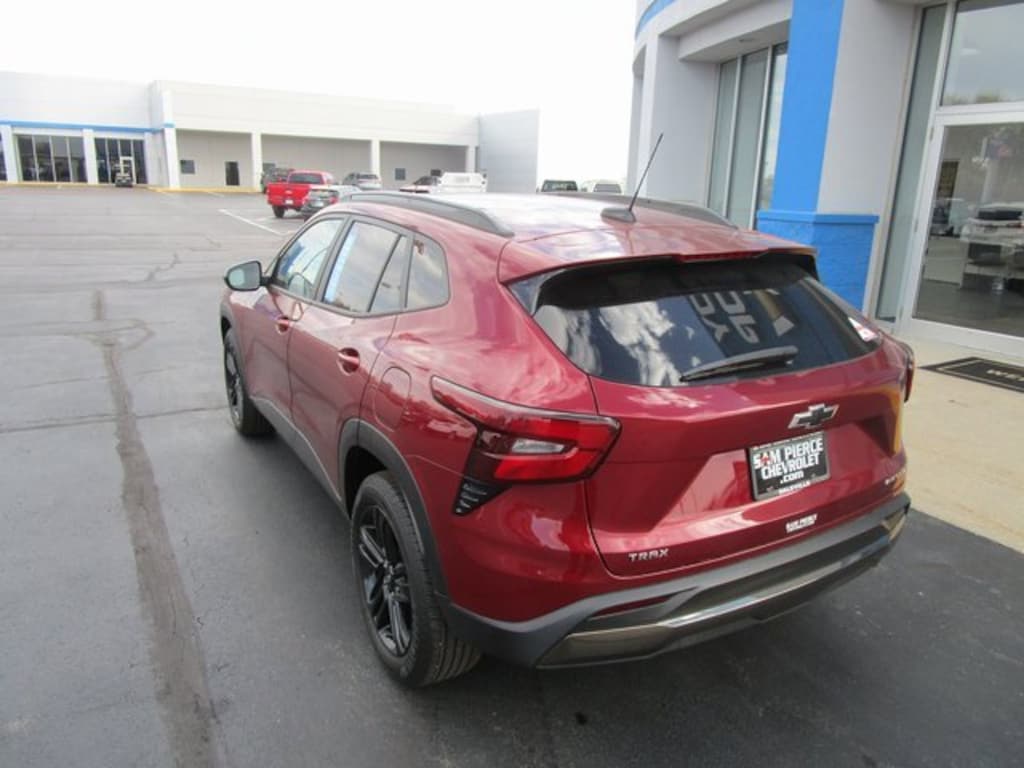 Used 2024 Chevrolet Trax Activ SUV