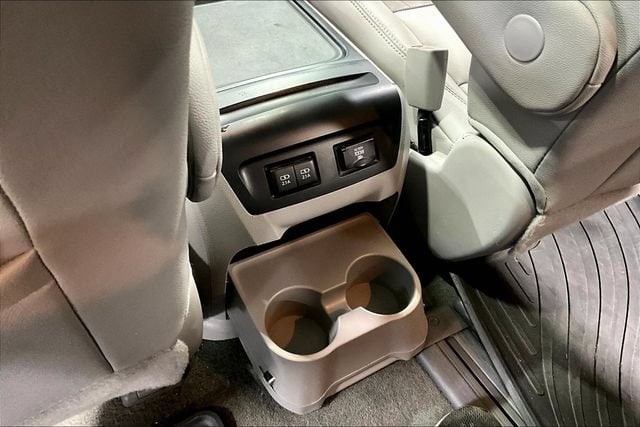 2019 Toyota Sienna XLE - Photo 10