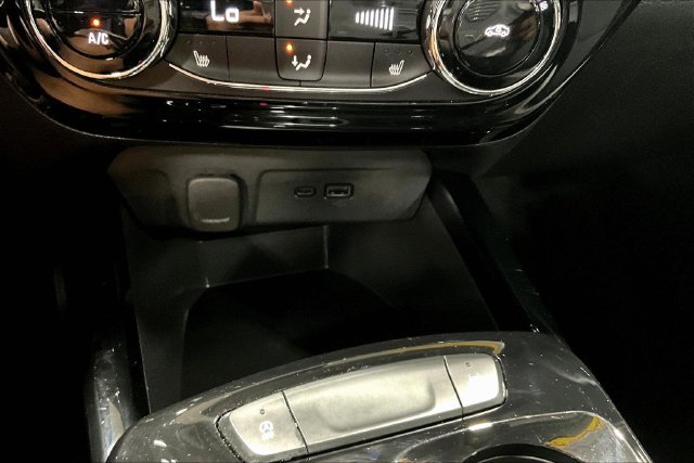 2025 Chevrolet Trax LT - Photo 14