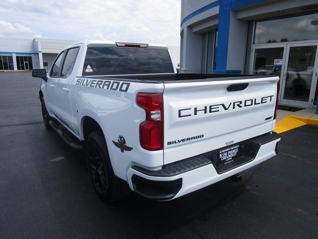 2025 Chevrolet Silverado 1500 RST photo 2