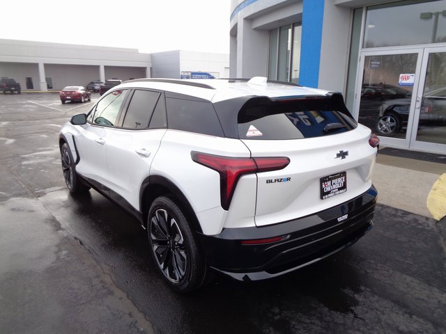 2025 Chevrolet Blazer EV RS photo 3