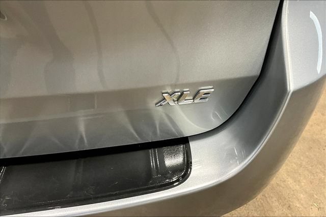 2019 Toyota Sienna XLE - Photo 23