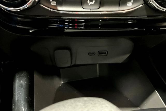 2025 Chevrolet Trax LT - Photo 15