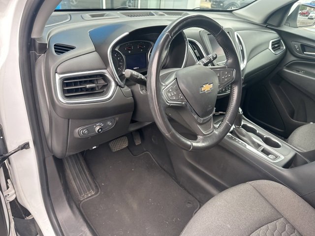 2021 Chevrolet Equinox LT photo 3