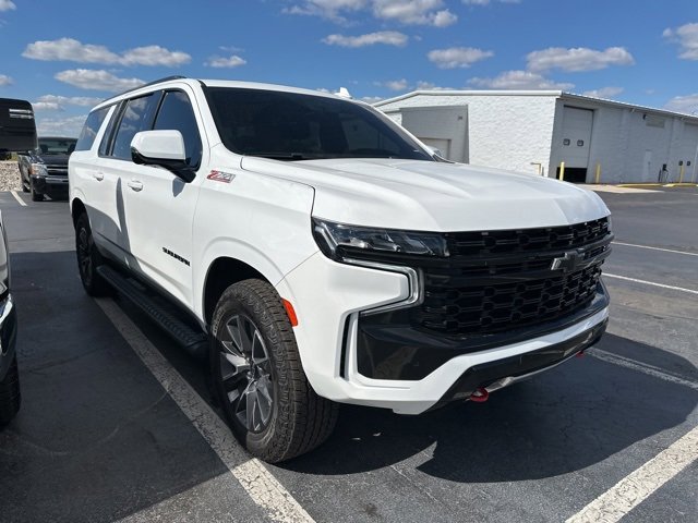 2023 Chevrolet Suburban Z71 photo 2