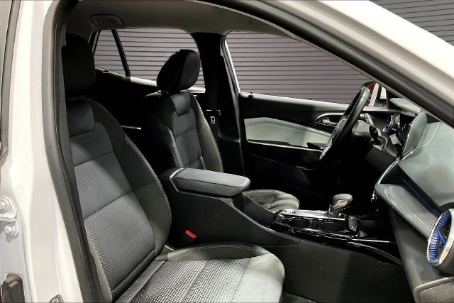 2025 Chevrolet Trax LT - Photo 25