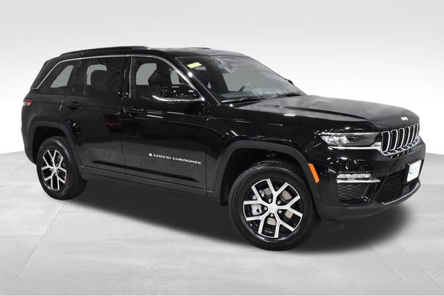 2025 Jeep Grand Cherokee Limited photo 3