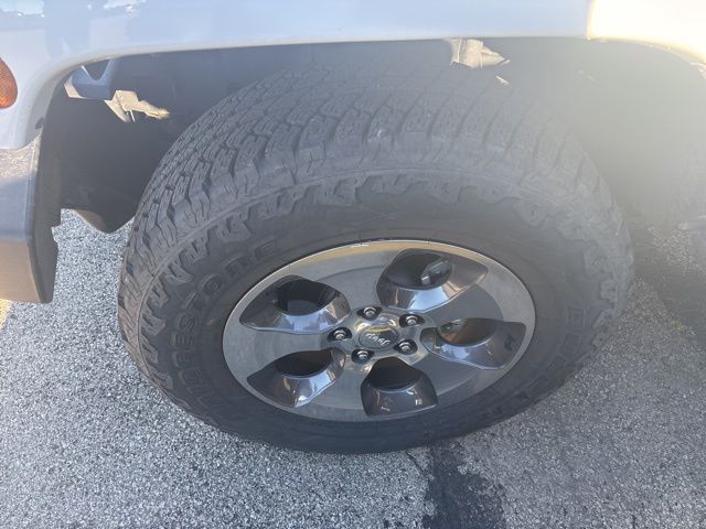 2017 Jeep Wrangler Unlimited Sahara photo 2