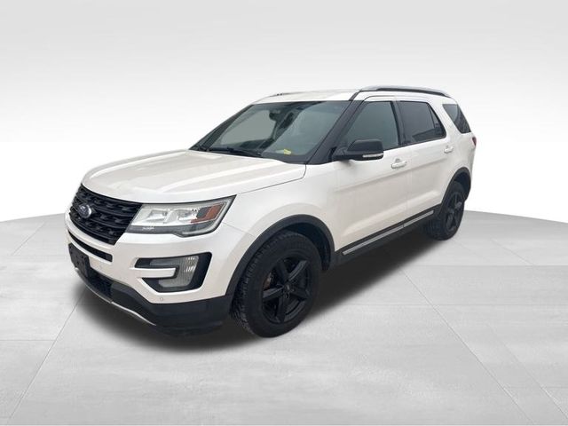 2016 Ford Explorer XLT Sport photo 2