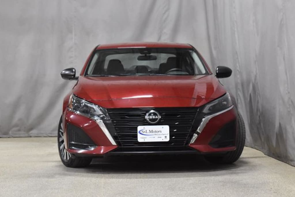 Used 2024 Nissan Altima 2.5 SV Sedan