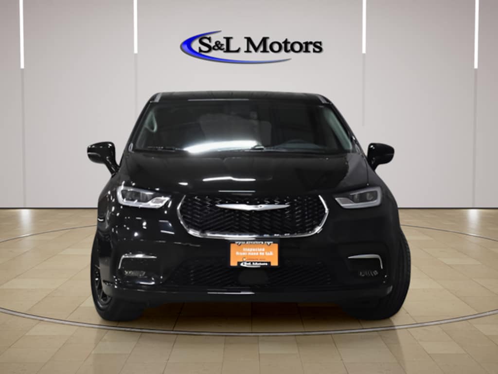 Certified 2024 Chrysler Pacifica Touring L Minivan/Van