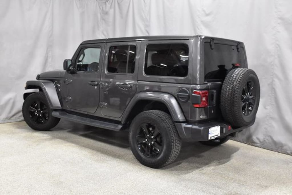 Used 2020 Jeep Wrangler Unlimited Sahara Altitude SUV