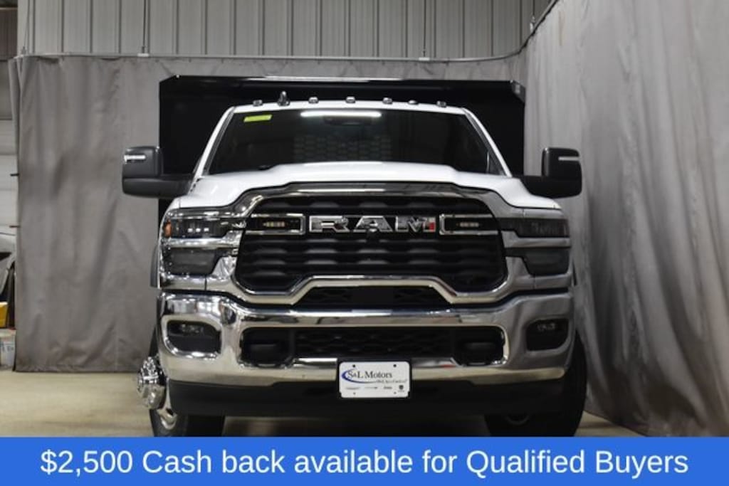 New 2026 Ram 3500 TRADESMAN CHASSIS REGULAR CAB 4X4 84' CA Pickup