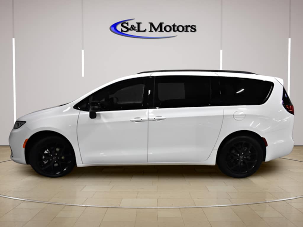 New 2026 Chrysler Pacifica SELECT Passenger Van