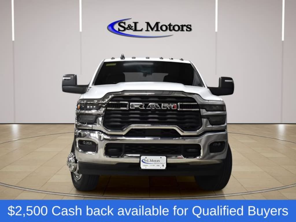 New 2026 Ram 3500 TRADESMAN CREW CAB CHASSIS 4X4 60' CA Pickup