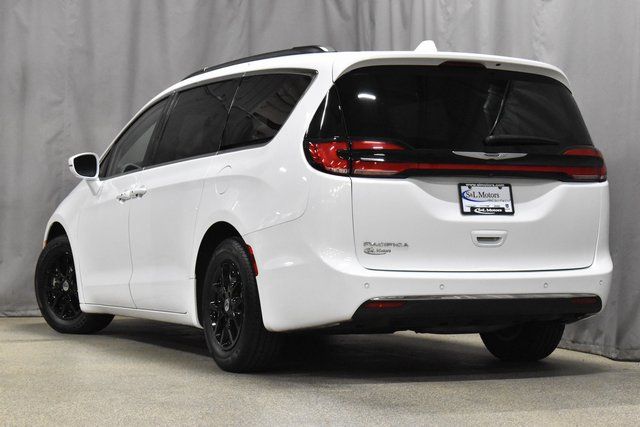 Certified 2022 Chrysler Pacifica Touring L with VIN 2C4RC1BG3NR106468 for sale in Pulaski, WI