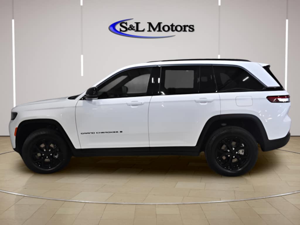New 2026 Jeep Grand Cherokee LAREDO ALTITUDE 4X4 Sport Utility