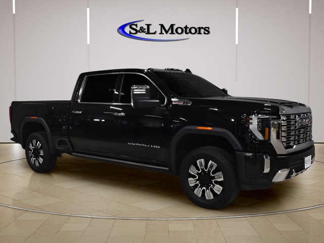 2025 GMC Sierra Denali 4WD Crew Cab Standard Box's photo