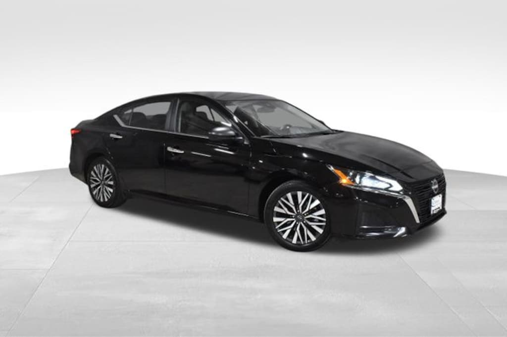 Used 2024 Nissan Altima 2.5 SV Sedan