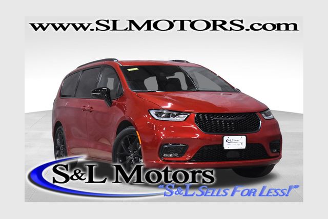 2026 Chrysler Pacifica Passenger Van 