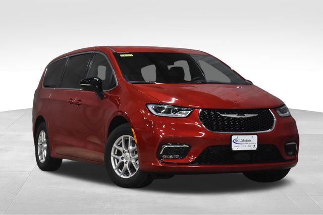 2026 Chrysler Pacifica Passenger Van 