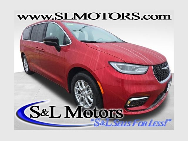 2026 Chrysler Pacifica Passenger Van 